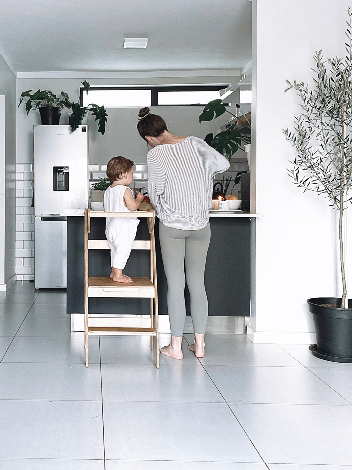 Learning Tower – Foldable Montessori Kitchen Helper for Toddlers